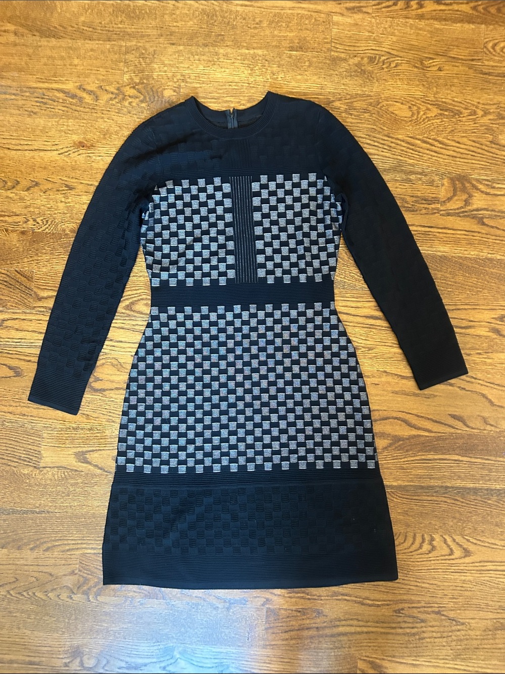 St. John textured geometric knit long sleeve dress black grey size 6